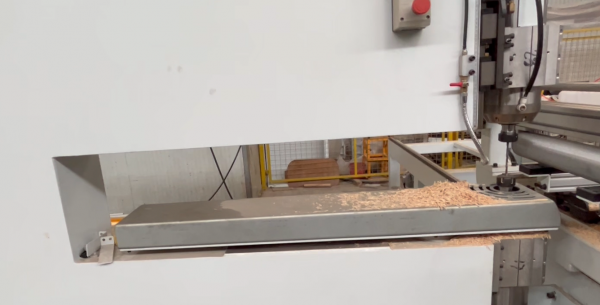 Фрезерный обрабатывающий центр пакетного раскроя с присадкой ChangFeng CF-JET3020.CNC