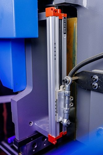 Листогибочный пресс с ЧПУ MetalTec HBС 110/2500 4+1 ЧПУ МТ-15