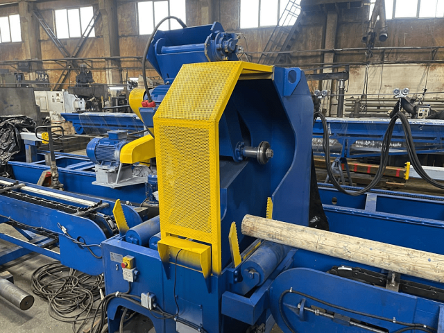 Торцовочный станок для бревен EcoWood LCC-1100 (раскряжевка)