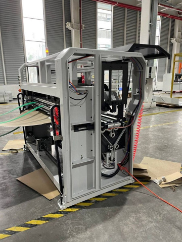 Автоматический резательно-рилёвочный центр с ЧПУ Beaver PACKMATIC TURBO 8K