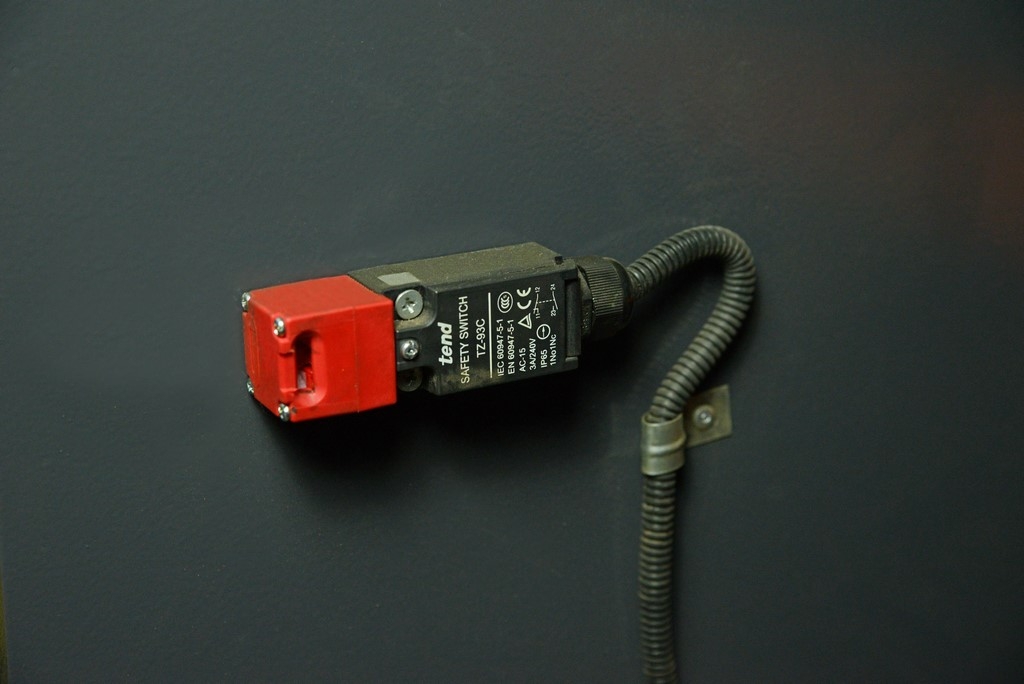 Вертикальный листогибочный пресс Metal Master серии HPJ 2580 с ЧПУ E22