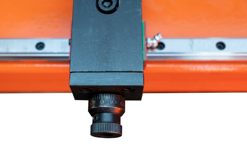 Гидравлический листогибочный пресс  Metal Master HPJ 2580 Sensor