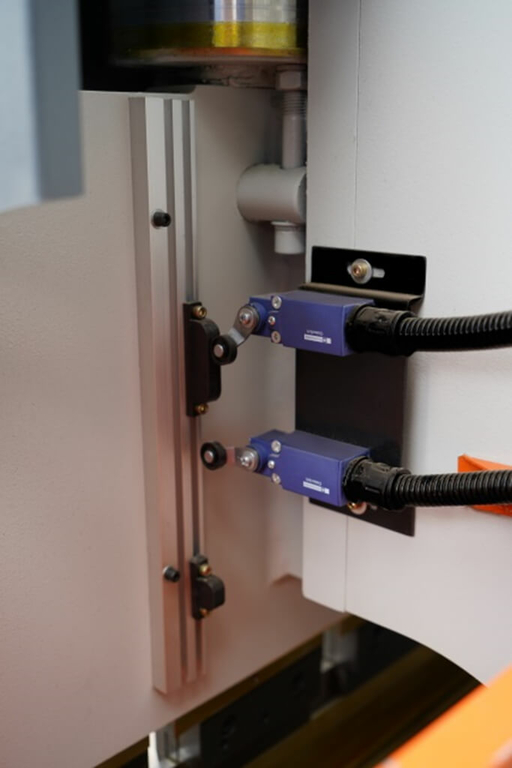 Листогибочный пресс Metal Master HPJ 2040 N c ЧПУ E22