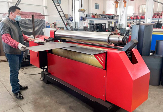 Двухвалковый вальцовочный станок 2HR-700