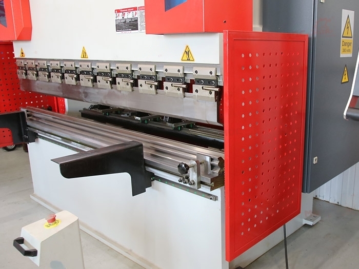 Вертикальный листогибочный пресс WE67K-100T/2500 DA-E80T