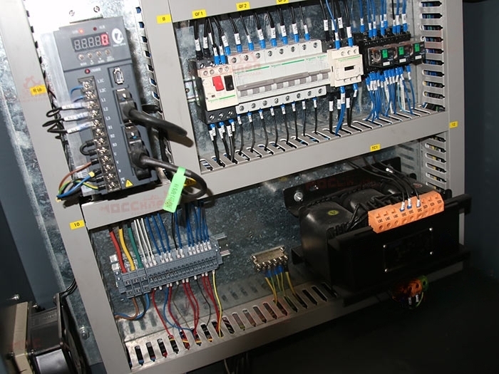 Вертикальный листогибочный пресс WE67K-100T/3200 DA-E80T