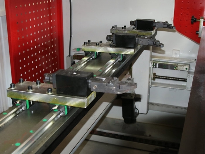 Вертикальный листогибочный пресс WE67K-100T/2500 DA-E80T