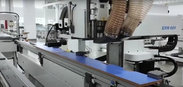 Сверлильно-пазовальный обрабатывающий центр с ЧПУ KDT KHM-660