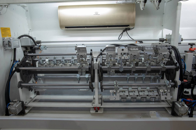 Автоматический кромкооблицовочный станок Nanxing NB875