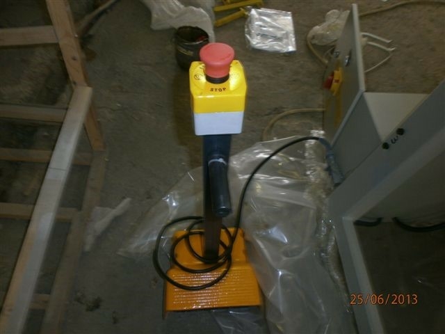 Вальцовочный станок трехвалковый электромеханический NEDMACH NM