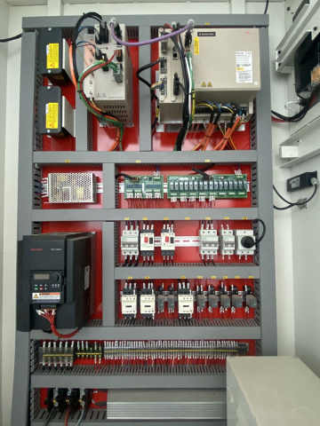 Четырехосевой обрабатывающий центр QUADRO TEOS 4X