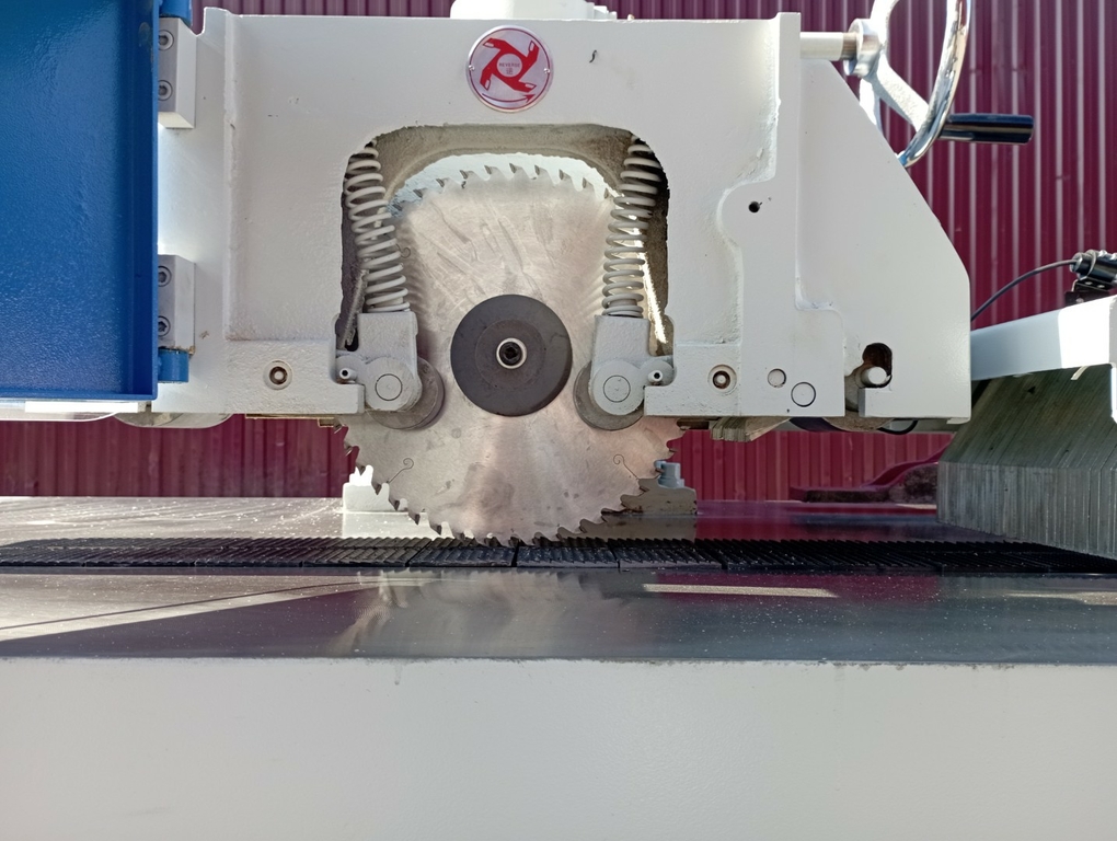 Станок круглопильный LTT MJ153D QCM