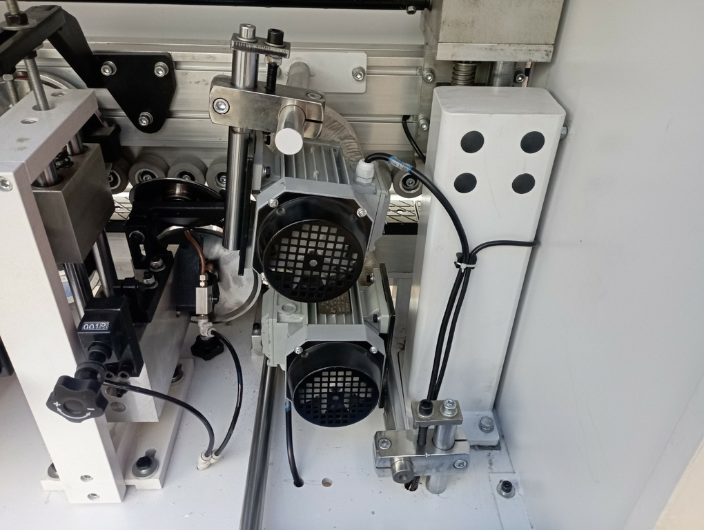 Автоматический кромкооблицовочный станок LTT MF363J