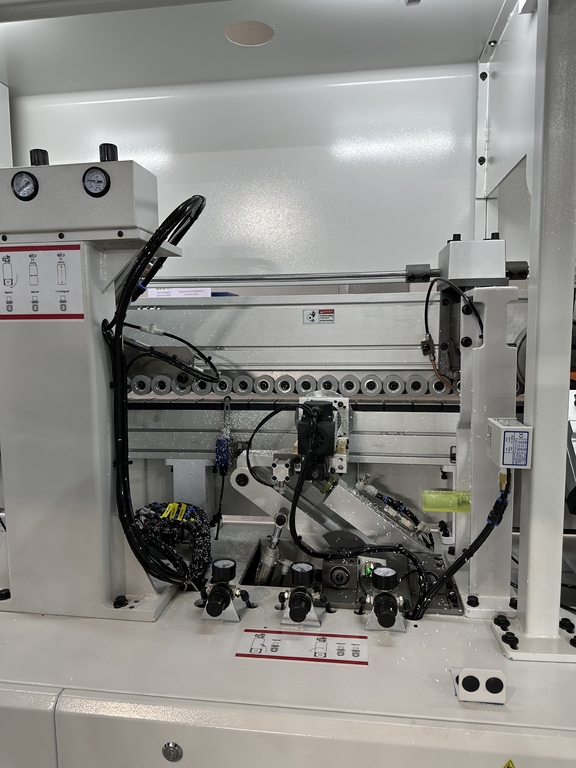 Кромкооблицовочный автоматический станок HOLD HD621JPKQSC