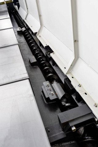 Портальные фрезерные центры SPITZEN SMG-16