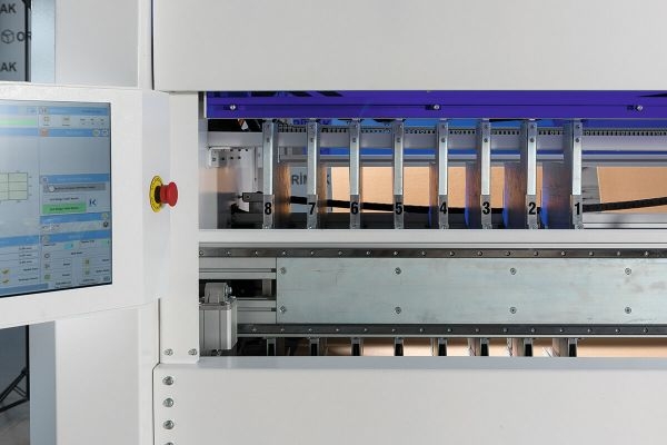 Автоматический резательно-рилёвочный станок Q-BOX