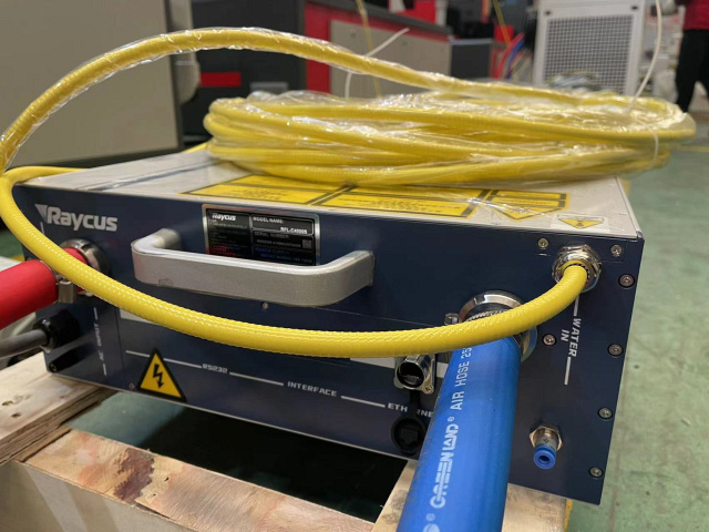 Оптоволоконная установка лазерного раскроя L1 PRO