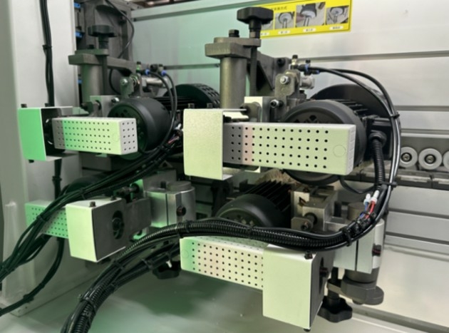 Кромкооблицовочный автоматический станок HOLD V5