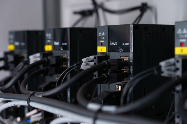 Сверлильно-присадочный центр с ЧПУ KDT KD-612KHS