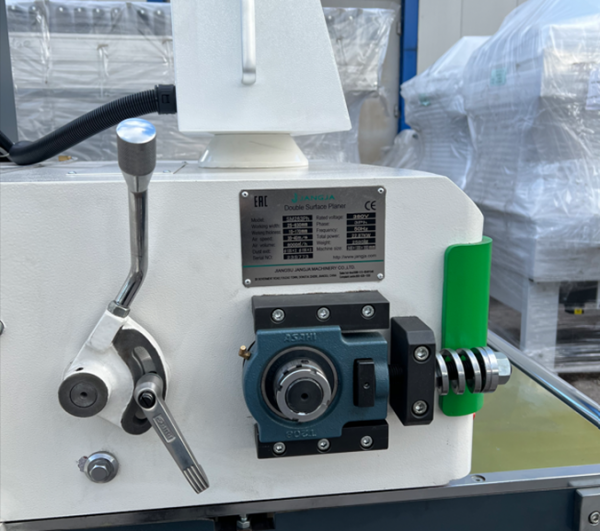 Строгальные двухсторонние станки JANGJA серии VM