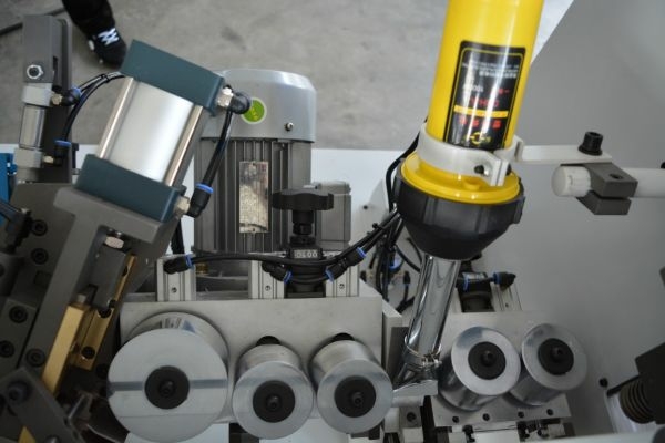 Автоматический кромкооблицовочный станок KDT KE-396JB