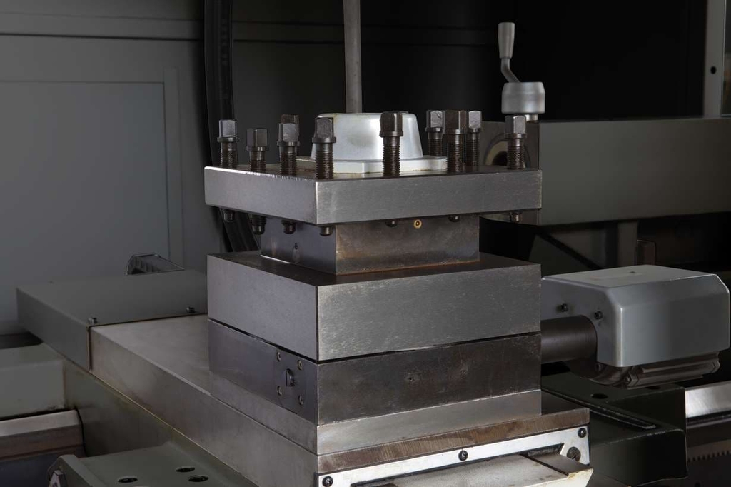 Токарный станок JCT-32 CNС РМЦ 1500 мм (JCT-321500 CNС)