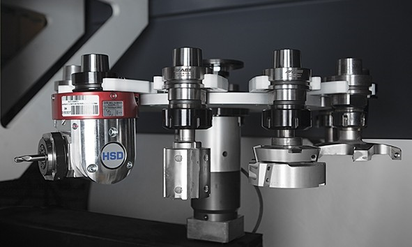 Обрабатывающий центр с ЧПУ AES SUPER NOVA