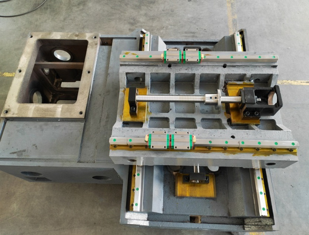 Проволочно-вырезной электроэрозионный станок Kingred KD700ZL