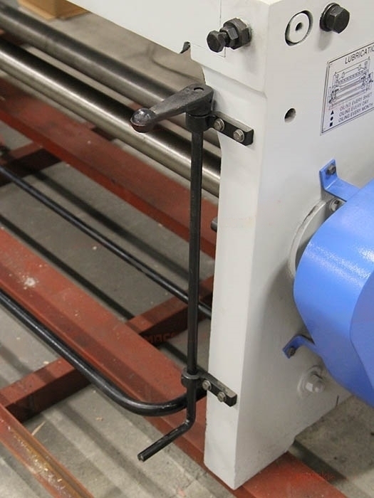 Гильотина с электроприводом Q11 3x1500