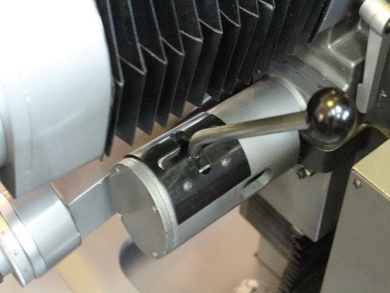 Широкоуниверсальный инструментальный фрезерный станок JET JTM-1230PF DRO (JTM-1230PF DRO)