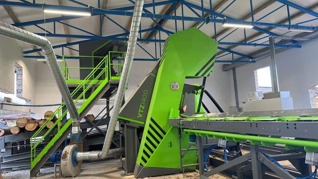 Вертикальная ленточная пилорама Mebor VTZ-1400 PLUS