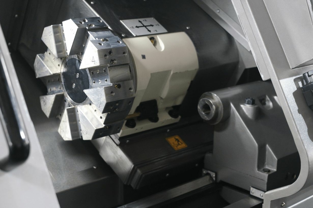 Токарный станок с ЧПУ JET KDCK-25AF CNC (Fanuc 0i, гидрав. патрон, 5000 об/мин, деталеуловитель)