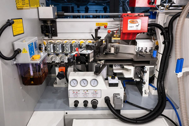 Автоматический кромкооблицовочный станок Nanxing NB8CHJQ