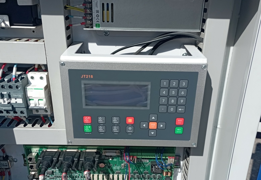 Оптоволоконный лазерный станок для резки металла Ltt 3015B (1500)