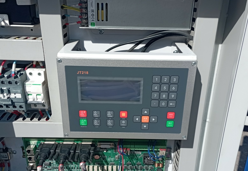 Оптоволоконный лазерный станок для резки металла Ltt 3015B (1000)