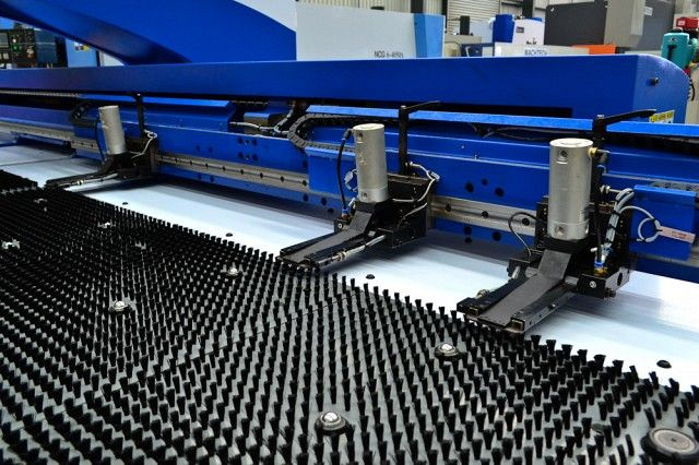 Координатно-пробивные прессы SMD Nisshinbo HPС