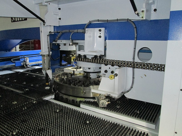 Координатно-пробивной пресс SMD Nisshinbo HPC-3048-40LA2