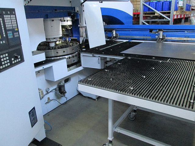 Координатно-пробивной пресс SMD Nisshinbo HPH-3047