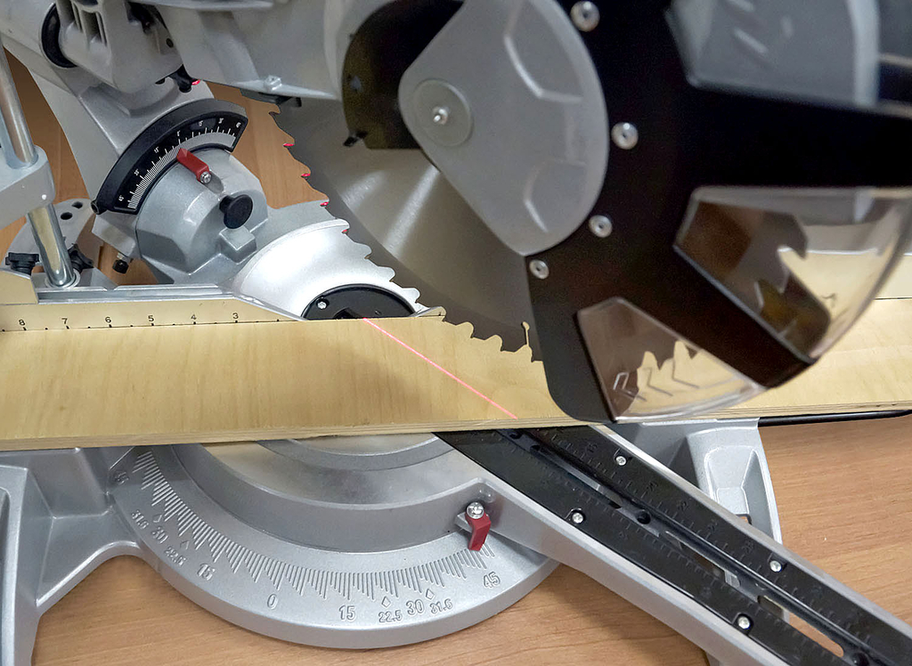 Пила торцовочная Корвет 6-330С