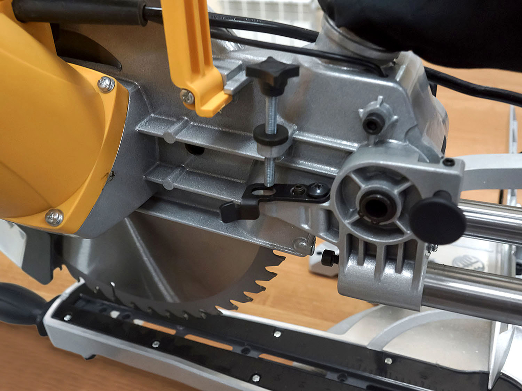 Пила торцовочная Корвет 6-330С