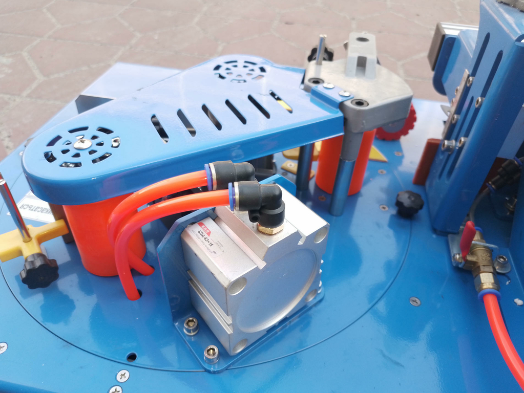 Кромкооблицовочный станок DELTAMACHINERY DM-117 PRO