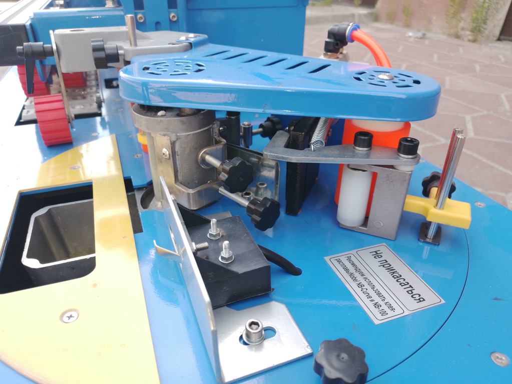 Кромкооблицовочный станок DELTAMACHINERY DM-117 PRO