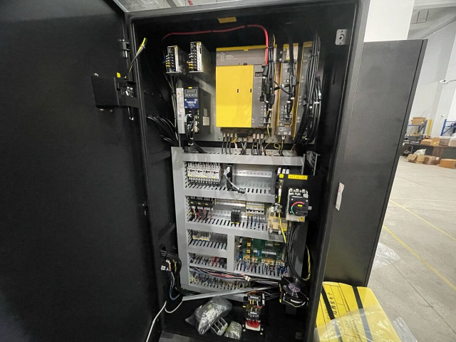 Токарные обрабатывающие центры SKMC DL2500