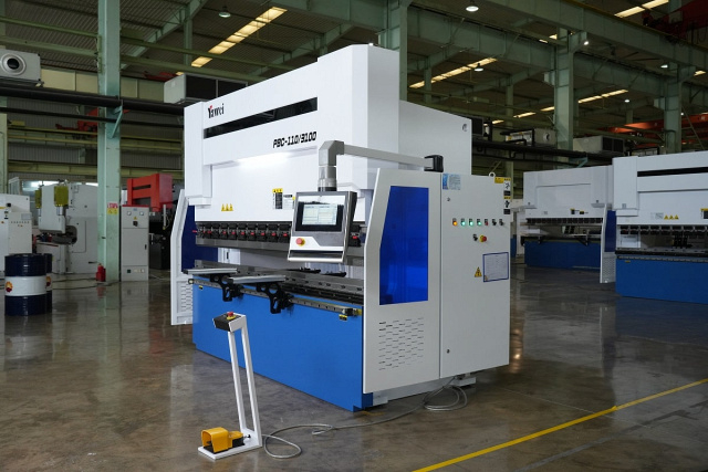 Гидравлический листогибочный пресс SMD PBC-110/2500