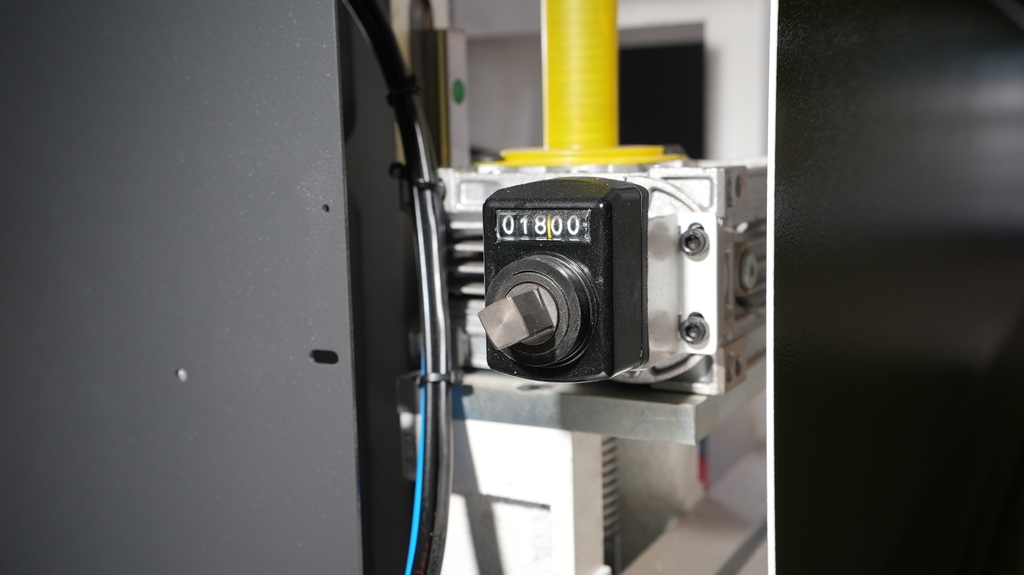 Автоматический кромкооблицовочный станок с серво-перенастройкой основных узлов ADVANTAGE 5000RF SERVO