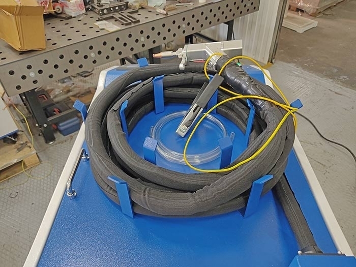 Аппарат лазерной сварки KY-W-HW1500-C 1.5кВт JPT 3в1 (резка, сварка, очистка) с механизмом подачи проволоки и водным охлаждением