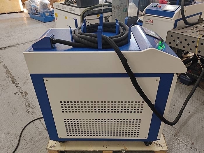 Аппарат лазерной сварки KY-W-HW1500-C 1.5кВт JPT 3в1 (резка, сварка, очистка) с механизмом подачи проволоки и водным охлаждением