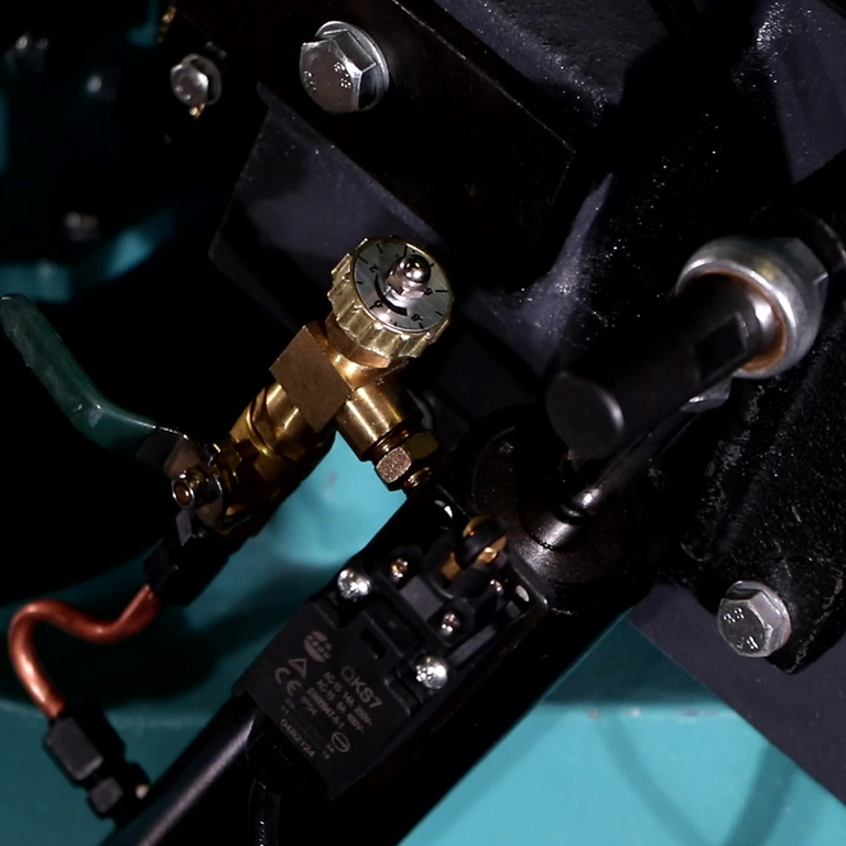 Ленточнопильный станок AURA LM-200U (40200300)