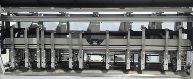 Автоматический резательно-рилёвочный центр с ЧПУ Beaver PACKMATIC TURBO 8K