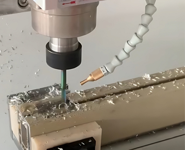 Фрезерные станки c двумя шпинделями и поворотным столом с ЧПУ ALUMIL 4000-2M SYNTEC